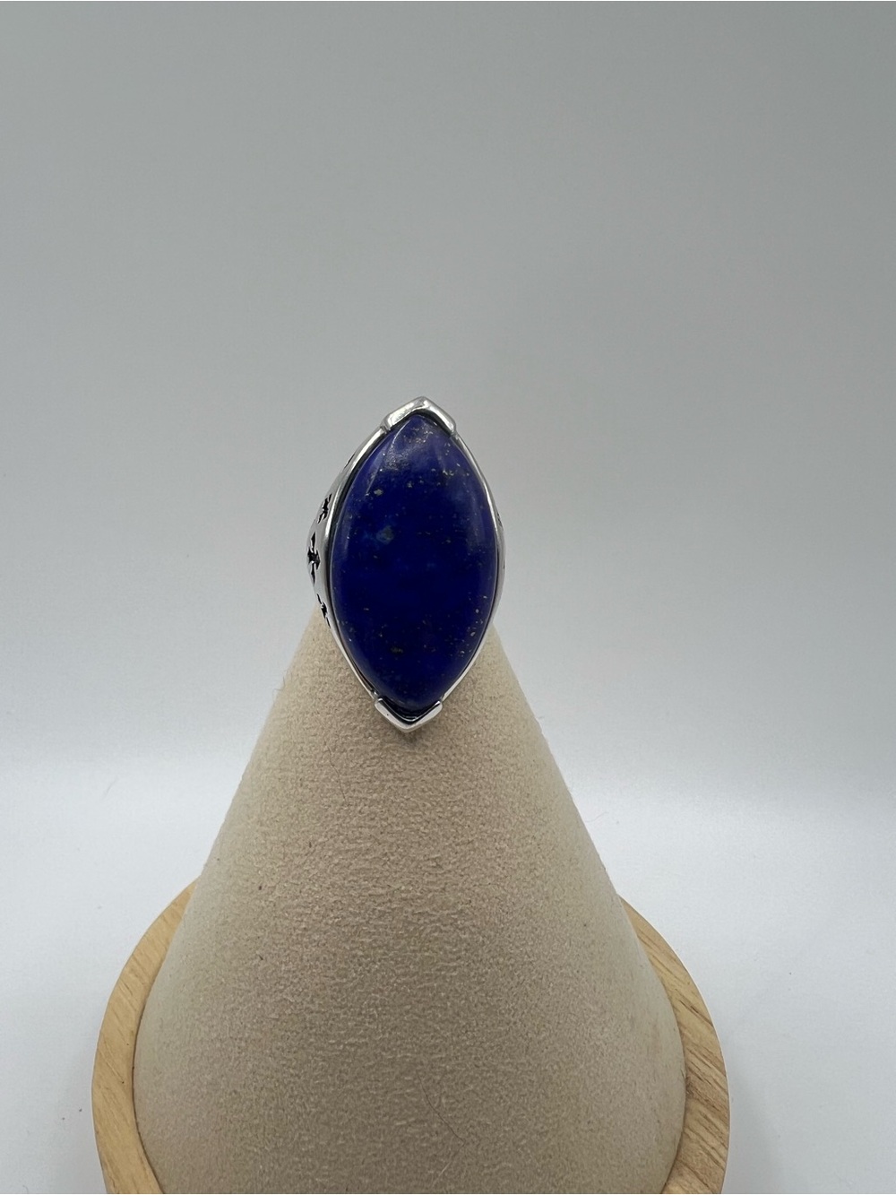 925 Sterling Silver Blue Marquise Stone Ring Glows in The Dark. BBJ Engraved. 
S